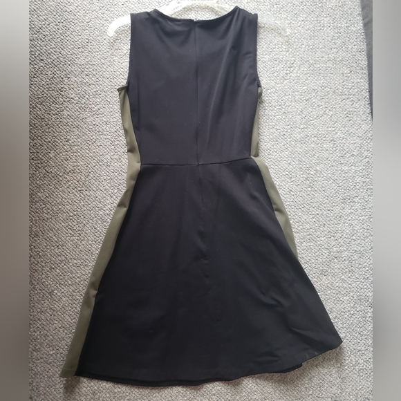 Black Cynthia Rowley dress with green stripe down sides - Picture 6 of 8